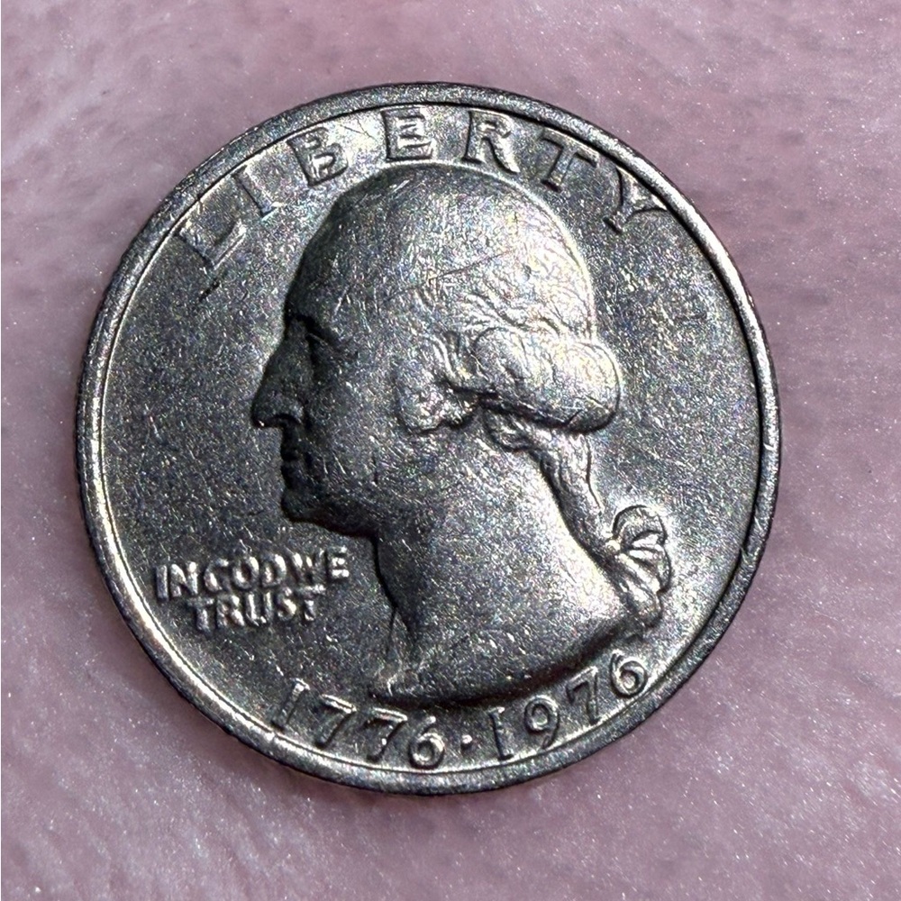 1776•1976 Bicentennial Quarter Coin w/ double lettering (no mint mark)